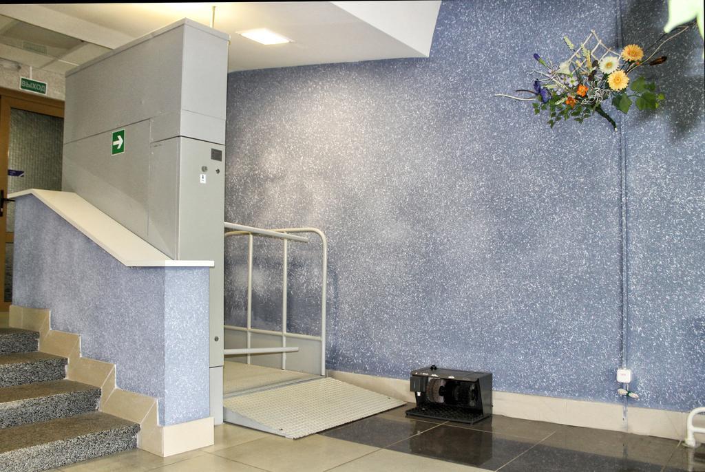 East Time Hotel Minsk Exterior photo